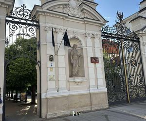 Upamiętnienie brutalnie zaatakowanej pracowniczki UW (8.05.2025)