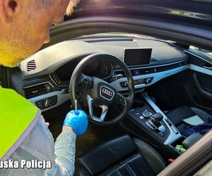Szalony pościg za złodziejem audi. 18-latek wjechał w znak i wciąż próbował uciekać!