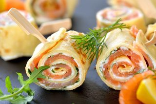 Zostały ci naleśniki? Nie wyrzucaj, zrób z nich pyszne i oryginalne sushi 