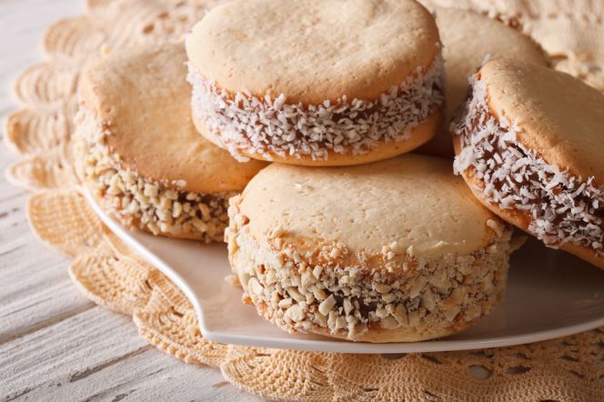 Te ciasteczka rozpływają się w ustach. Alfajores z kajmakiem to hit z Argentyny