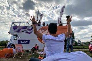 Ekipa Eska Summer City i imprezowy BUS Eski pojawili się na plaży miejskiej ZAGRO Rataje