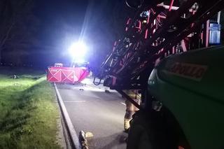 Śmiertelny wypadek pod Oleśnicą. Dwóch motocyklistów spłonęło po zderzeniu z ciągnikiem [ZDJĘCIA].
