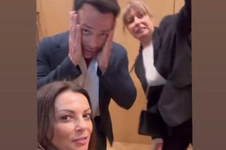 Barwy szczęścia na planie. Kasia (Katarzyna Glinka), Mariusz (Rafał Cieszyński), Szymańska (Agata Pruchniewska)