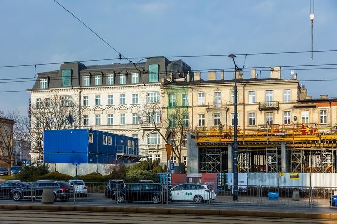 Budowa kamienicy przy Smolnej 23 w Warszawie