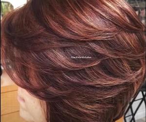 Najlepsze fryzury dla kobiet po 50-tce na rude włosy
