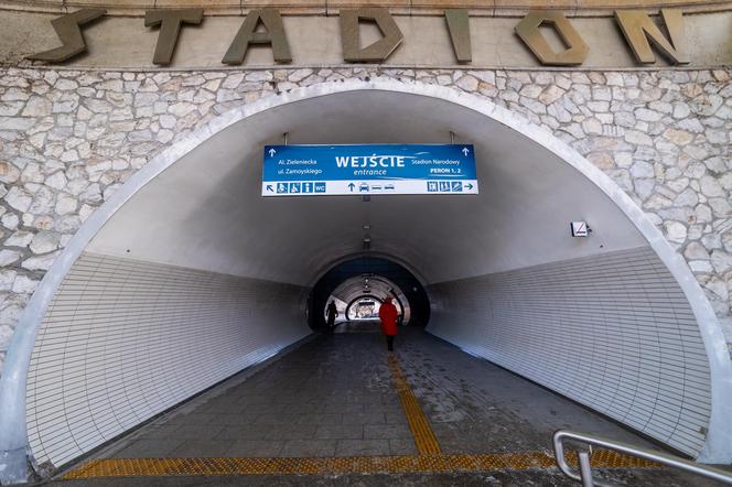 Warszawa Stadion PKP - zdjęcia stacji w kształcie łupiny orzecha