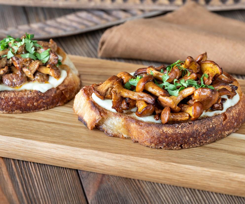 Grzanki z grzybami - wykwintna przekąska, hit sezonu grzybowego