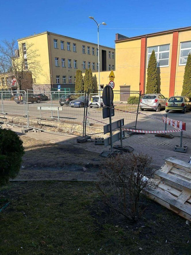 Śmiertelny wypadek w Będzinie. Senior wpadł do głębokiego wykopu. Nie udało się go uratować