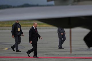 Kosmiczne plotki o Putinie! Miał egzoszkielet i platformy