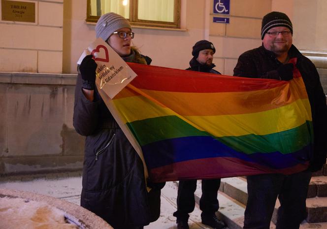 Lublin solidarny z Gdańskiem. Setki osób przed ratuszem