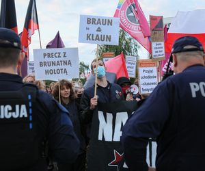 W Warszawie odbył się antyimigrancki marsz i kontrmanifestacja. Pojawiło się kilka tysięcy osób