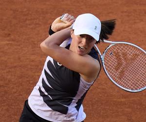 Iga Świątek - Cristina Bucsa RELACJA NA ŻYWO Polka zaczyna wreszcie walkę w Paryżu! Roland Garros Iga Świątek - Bucsa WYNIK NA ŻYWO