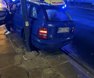 Karambol w Warszawie. 12 samochodów rozbitych, są ranni