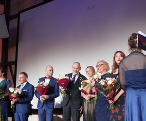 Studniówka w V Liceum Ogólnokształcącym w Krakowie. Tak bawili się uczniowie drugiej szkoły w Polsce! 