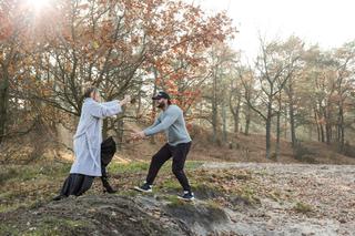 Doda Dorota Rabczewska wpada w objęcia ukochanego. 