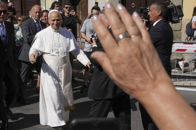 Papież tonie pod listami, dostaje ich 100 kilogramów dziennie. Dochodzą nawet bez adresu