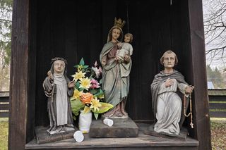 Zabytkowy kościół św. Sebastiana w Kosinie