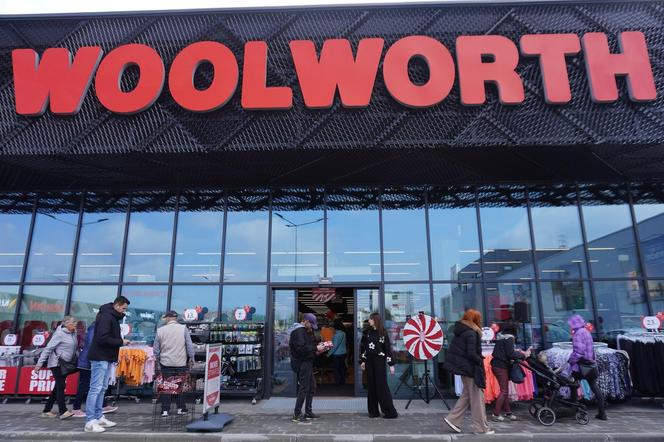 Tłumy na otwarciu Woolworth w Katowicach