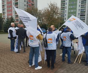 Hutnicy i koksownicy wyszli na ulice w Dąbrowie Górniczej. Apel do rządu o ratunek dla branży i tysięcy miejsc pracy