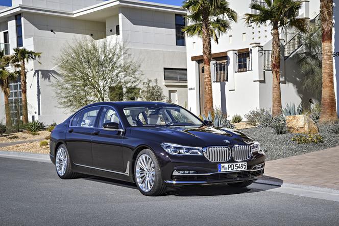 BMW M760i xDrive 