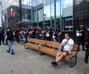 Protest przeciwko imigrantom.Tysiące kibiciów na ulicach Katowic