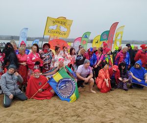 Mazowieckie Morsy otworzyły sezon morsowania 2025/2026 nad zalewem w Siedlcach