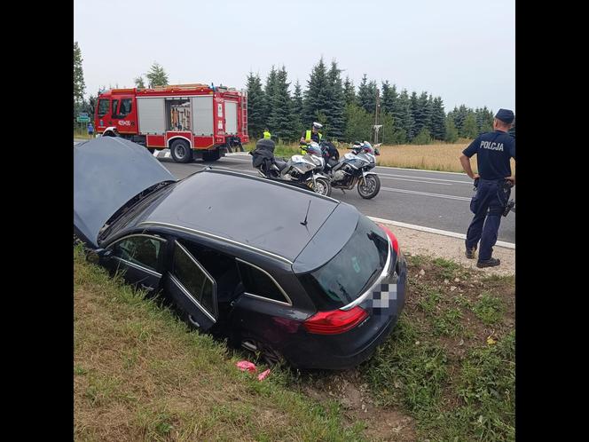 Śmiertelny wypadek pod Buskiem-Zdrojem. 37-latek nie żyje. Jego żonie i córeczce nic się nie stało [ZDJĘCIA]