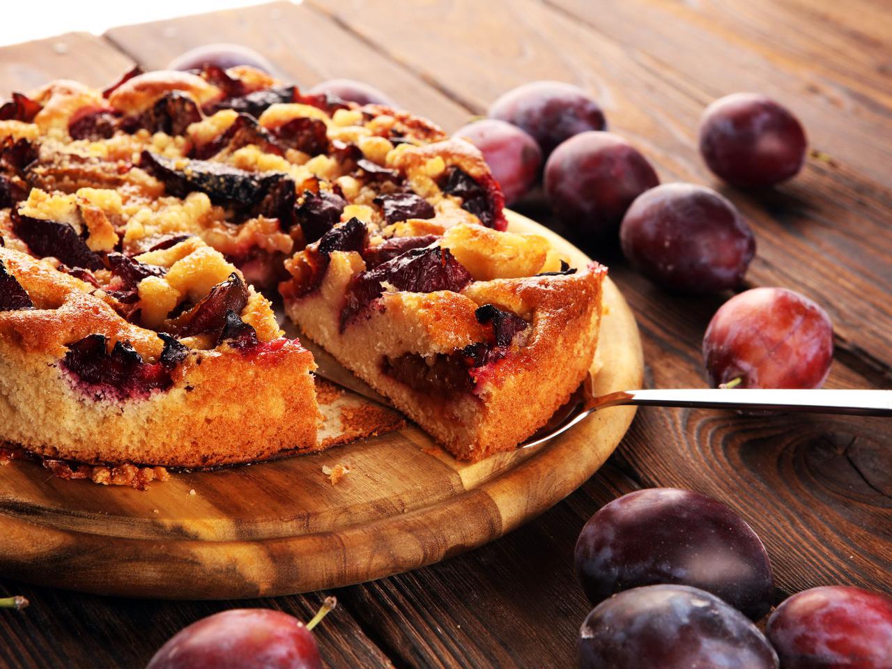 Ucierane maślane ciasto ze śliwkami - proste i przepyszne!