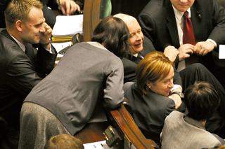 Pierwszy uśmiech Jarosława Kaczyńskiego - prezes PiS wraca do formy po dramacie (ZDJĘCIA)