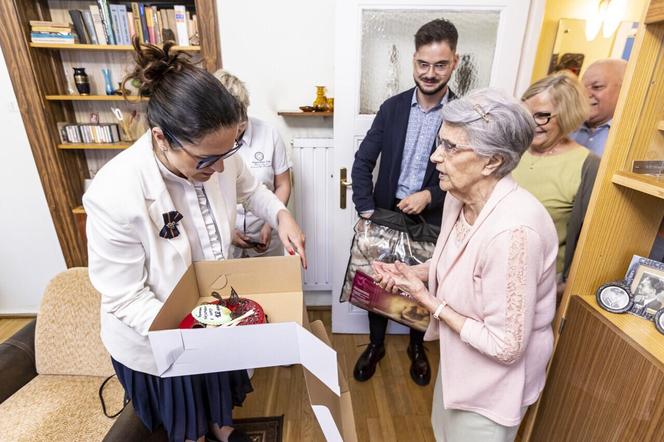 Irena Stopczak skończyła niedawno 102 lata. "Nikt nie daje jej tyle lat, ile ma"