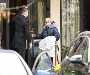 Tłumy gości na ślubie Katarzyny Cichopek i Macieja Kurzajewskiego. Wiemy, kto się pojawił