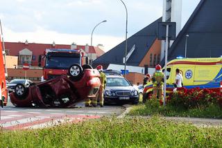 Rzeszów: Wypadek na rondzie Pobitno, dachował samochód!