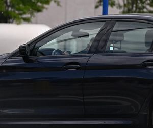 Monika Olejnik jedzie na czerwonym świetle, bo spieszy się do pracy