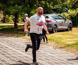 Sportowe emocje w Chorzowie. 150 biegaczy wystartowało w 6. edycji Chorzowskiej Dychy