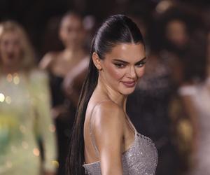 Kendall Jenner pokazała nagie piersi! Najdroższa modelka świata nie kryła wdzieków