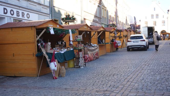 Ruszył Warmiński Jarmark Świąteczny w Olsztynie. Dziesiątki wystawców i tłumy na starówce