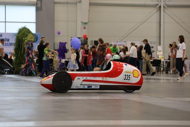 Parada samochodów i motocykli oraz naukowe doświadczenia, czyli Lubelski Piknik Naukowy 2025