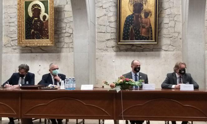 Częstochowa: Pracownicy sanepidów modlili się na Jasnej Górze o koniec pandemii koronawirusa