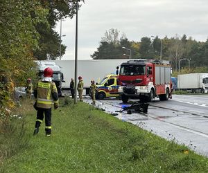 Piotrków Trybunalski. Śmiertelny wypadek kierującej saabem. Zginęła na oczach dzieci [ZDJĘCIA].