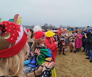 Mazowieckie Morsy otworzyły sezon morsowania 2025/2026 nad zalewem w Siedlcach