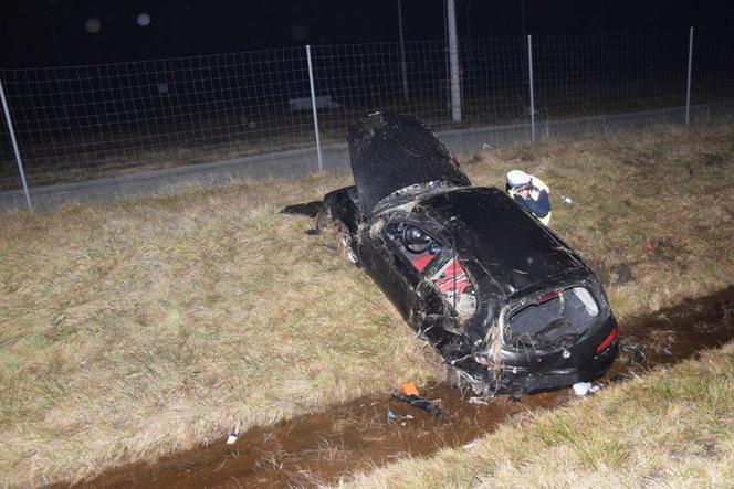 Pijany kierowca usnął na autostradzie! Skutki były FATALNE 