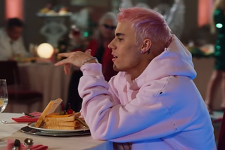 Justin Bieber - klip Yummy BEZ MUZYKI. Jest jeszcze bardziej niezręczny? 