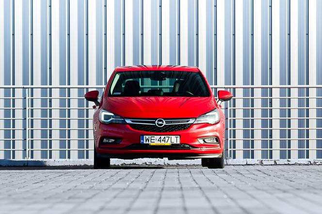 Opel Astra 1.6 Turbo 200 KM Elite
