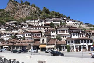 Albania z Wrocławia. Zobacz piękne jezioro Koman, rzekę Shala i średniowieczne miasto Berat. Loty od 139 zł