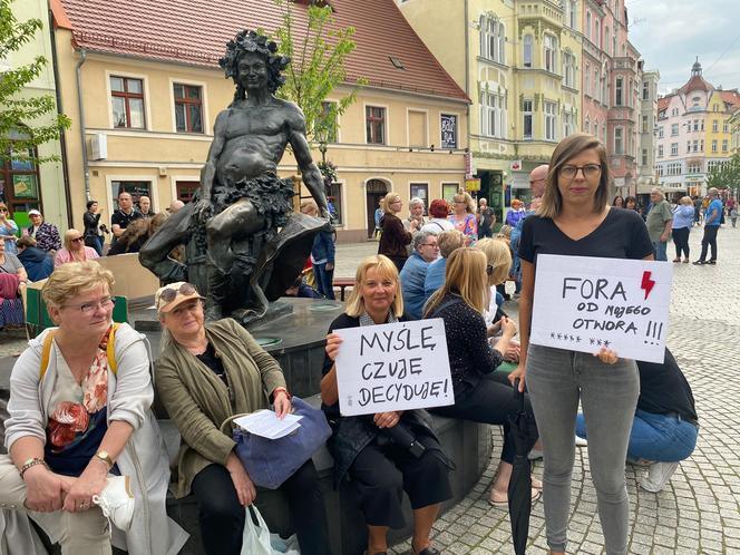 Protesty "Ani Jednej Więcej!" w całej Polsce. Kobiety wyszły na ulice po śmierci Doroty