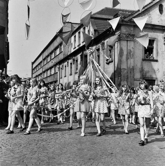 Pochód gwarkowski w latach 60. i 70.  Ale stroje! 