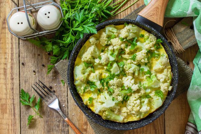 Omlet z kalafiora w 15 minut - przepis na pyszne i zdrowe danie obiadowe