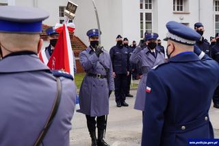 Ślubowanie ponad stu nowych policjantów w Olsztynie. Będą służyć w całym regionie [ZDJĘCIA]