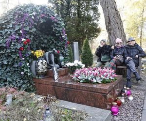 Przy grobie Kory czuwają najbliżsi