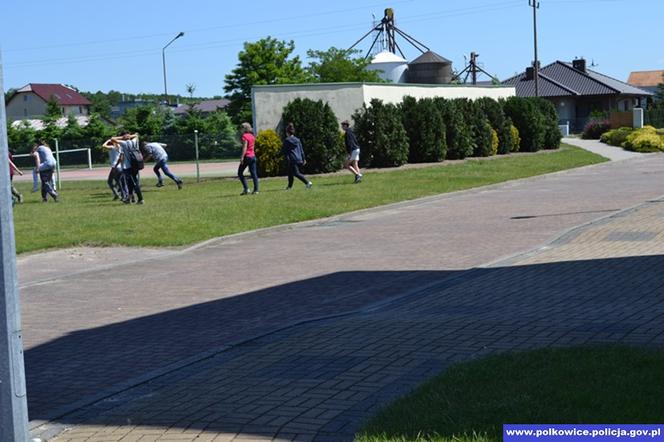 Akcja policji w gimnazjum w Radwanicach